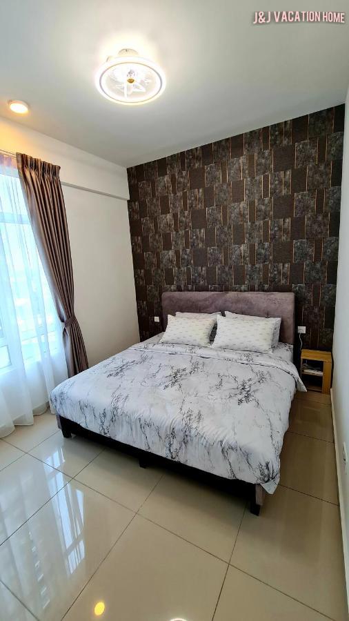 J&J Vacation Home@Novo8 Residence Kampong Tambak 外观 照片