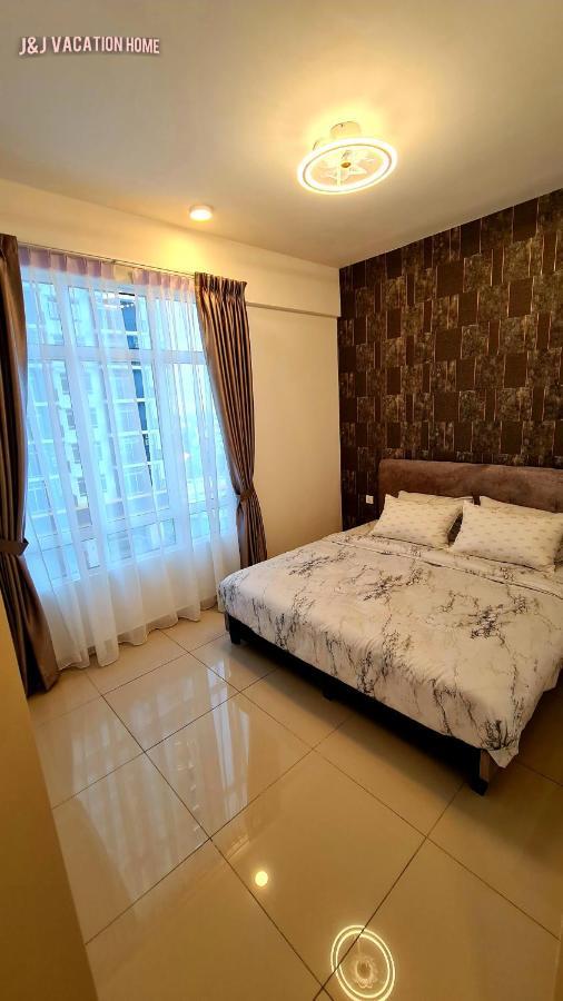 J&J Vacation Home@Novo8 Residence Kampong Tambak 外观 照片