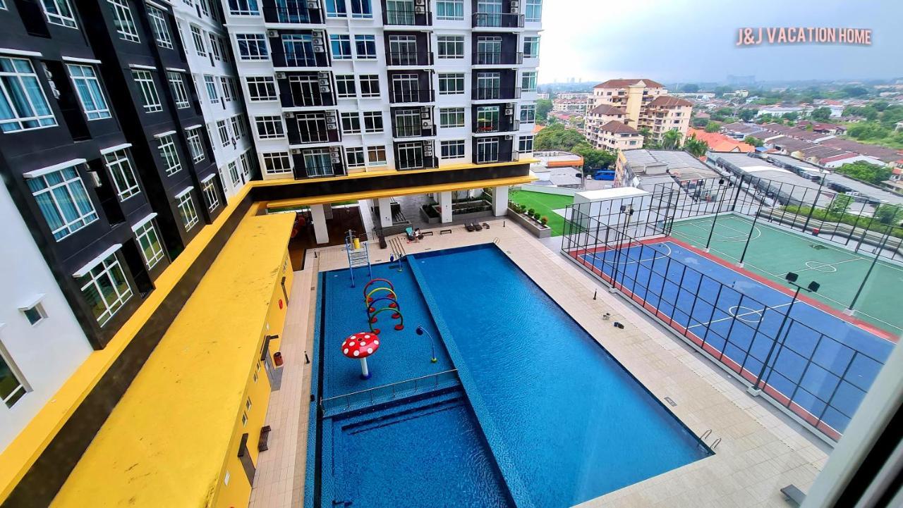 J&J Vacation Home@Novo8 Residence Kampong Tambak 外观 照片