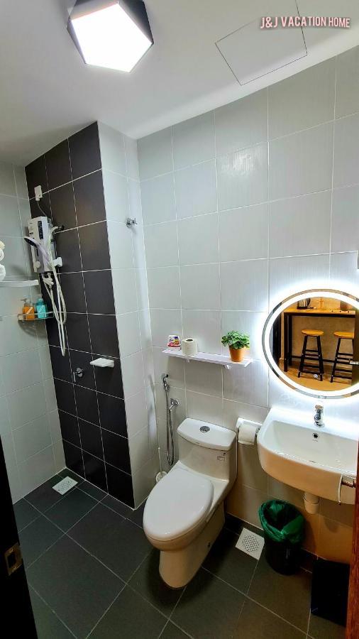 J&J Vacation Home@Novo8 Residence Kampong Tambak 外观 照片