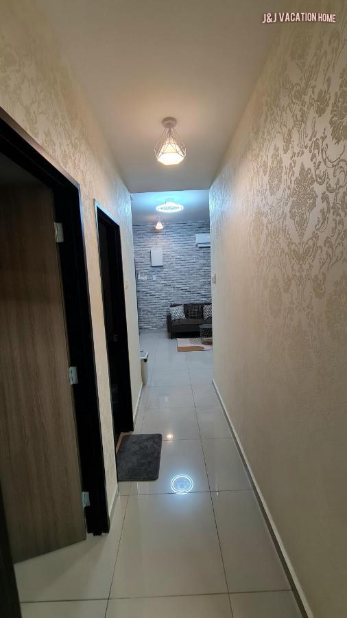 J&J Vacation Home@Novo8 Residence Kampong Tambak 外观 照片