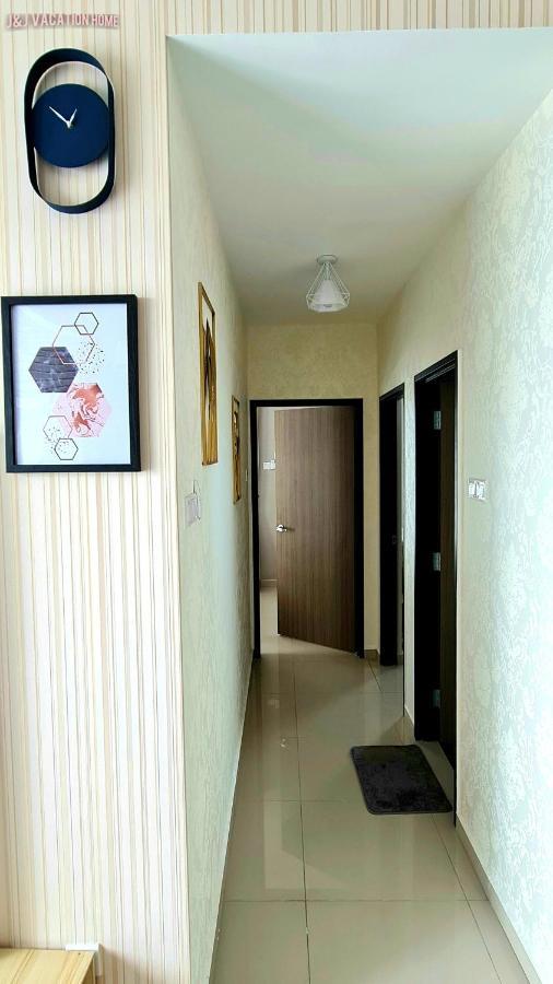 J&J Vacation Home@Novo8 Residence Kampong Tambak 外观 照片