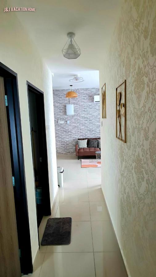 J&J Vacation Home@Novo8 Residence Kampong Tambak 外观 照片