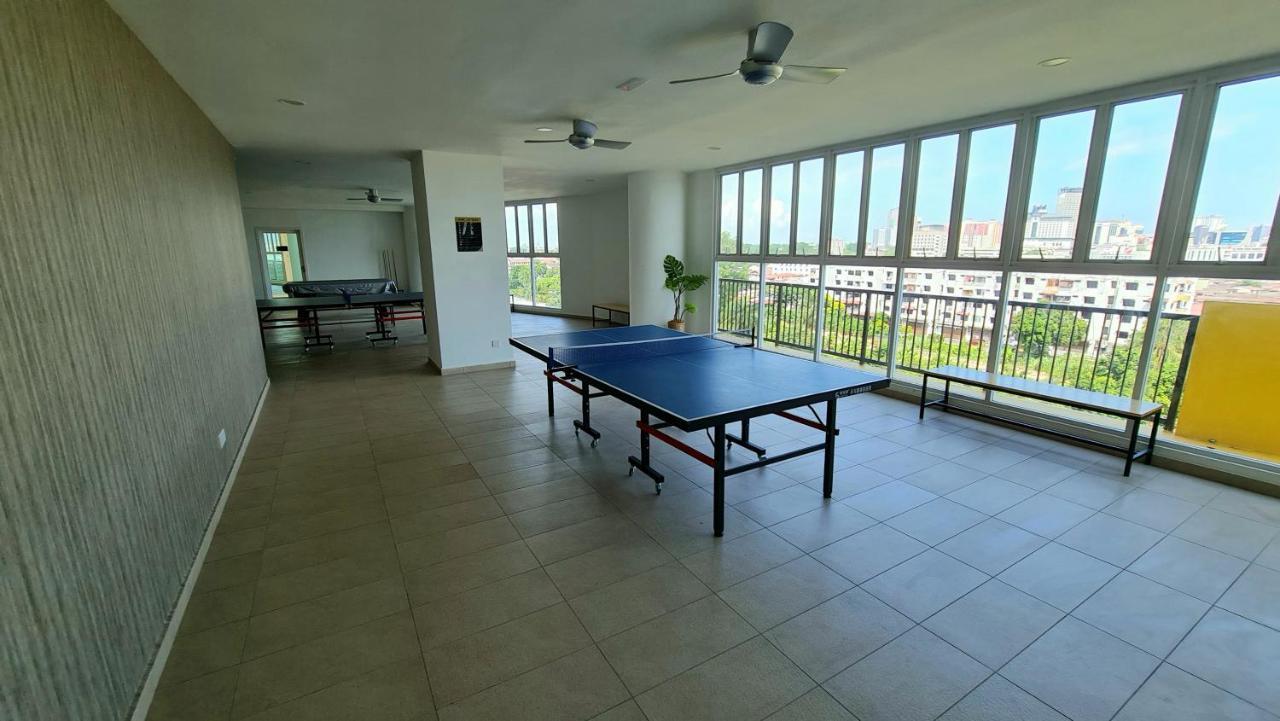 J&J Vacation Home@Novo8 Residence Kampong Tambak 外观 照片