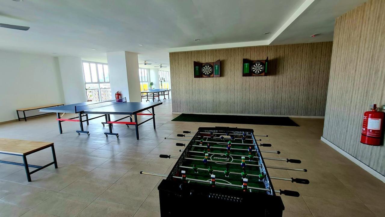 J&J Vacation Home@Novo8 Residence Kampong Tambak 外观 照片